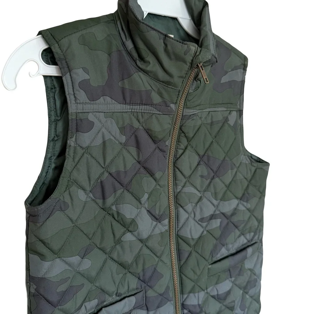 Crewcuts‎ Boys Camo Quilted Vest Size 6-7 Green Gray Full Zip Pockets Casual